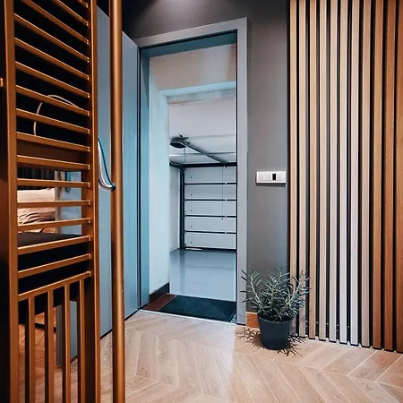 Apartament Monza Mirror *