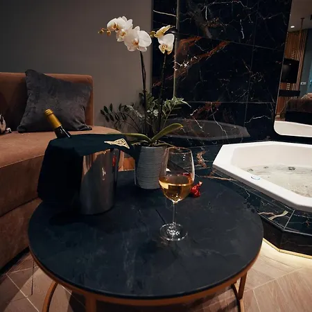 Monza Mirror Lägenhet Kikinda