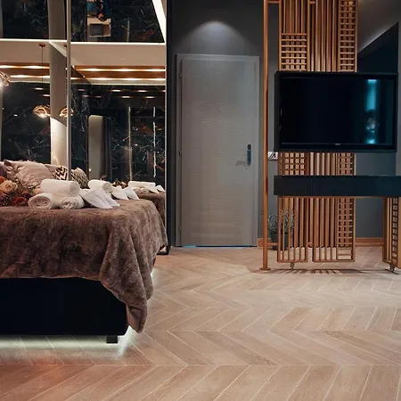 Monza Mirror Apartment Kikinda