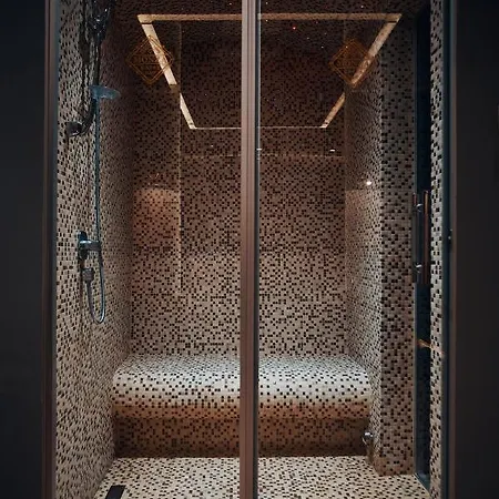 Monza Mirror Lägenhet