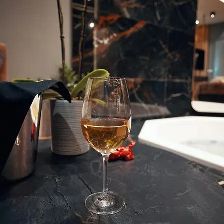 Monza Mirror Apartment *