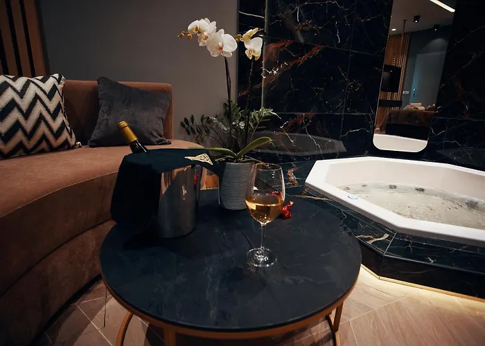 Monza Mirror Appartement Kikinda